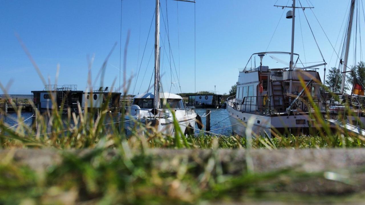 Hausboote Und Fewo Vieregge ภายนอก รูปภาพ