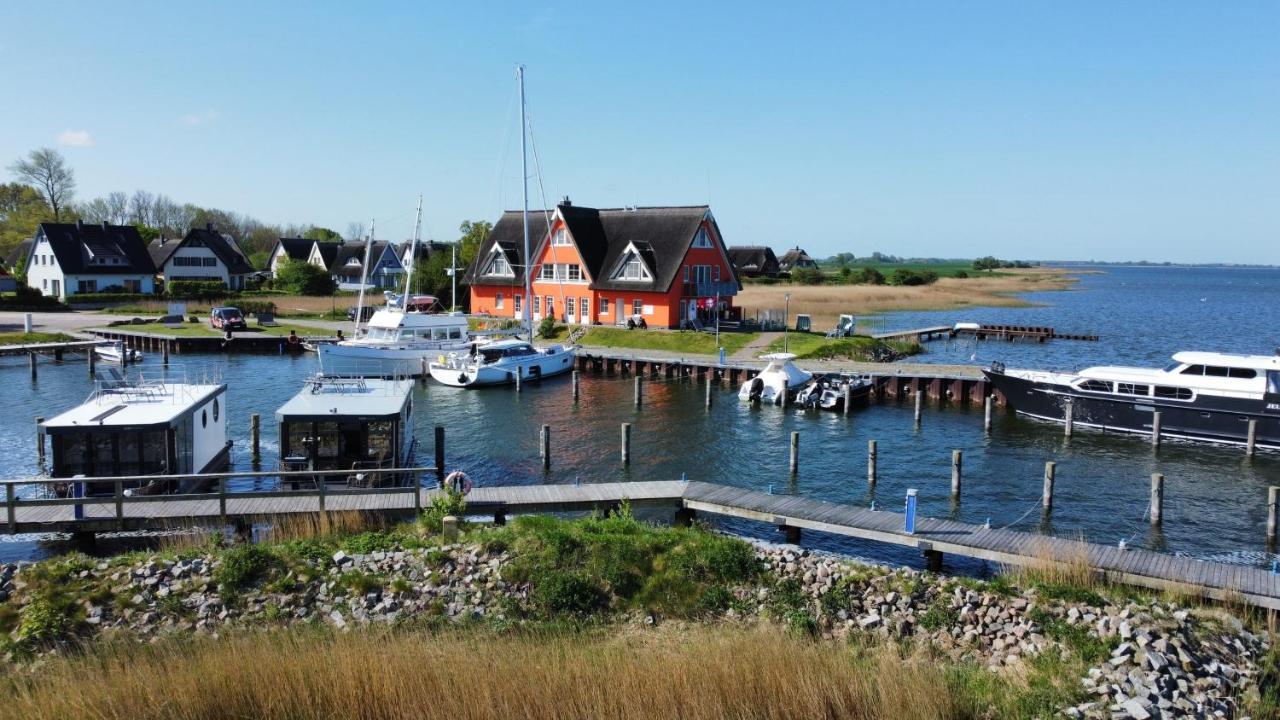 Hausboote Und Fewo Vieregge ภายนอก รูปภาพ